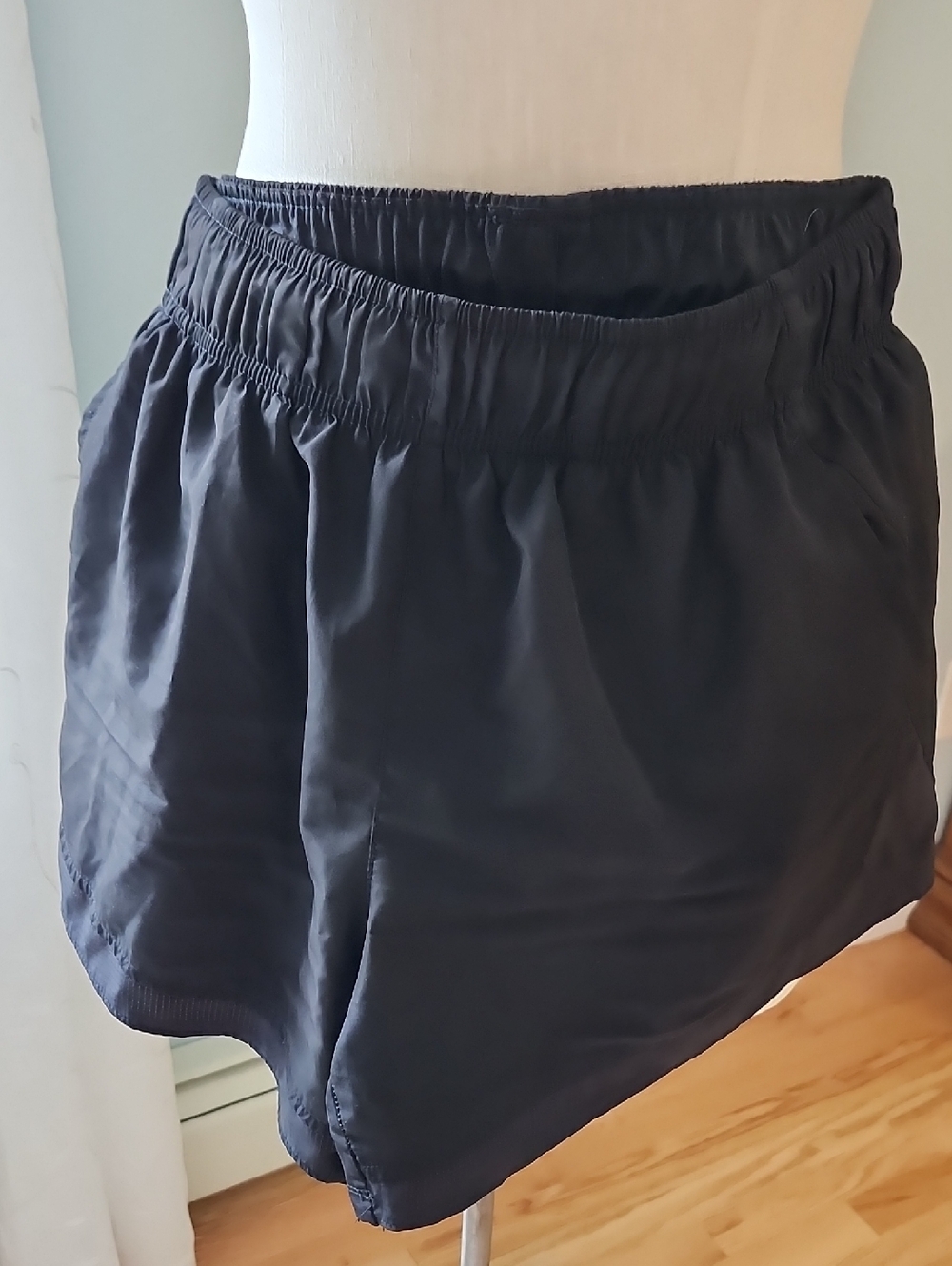 Women's Black Elastic Waist Pull-On Shorts